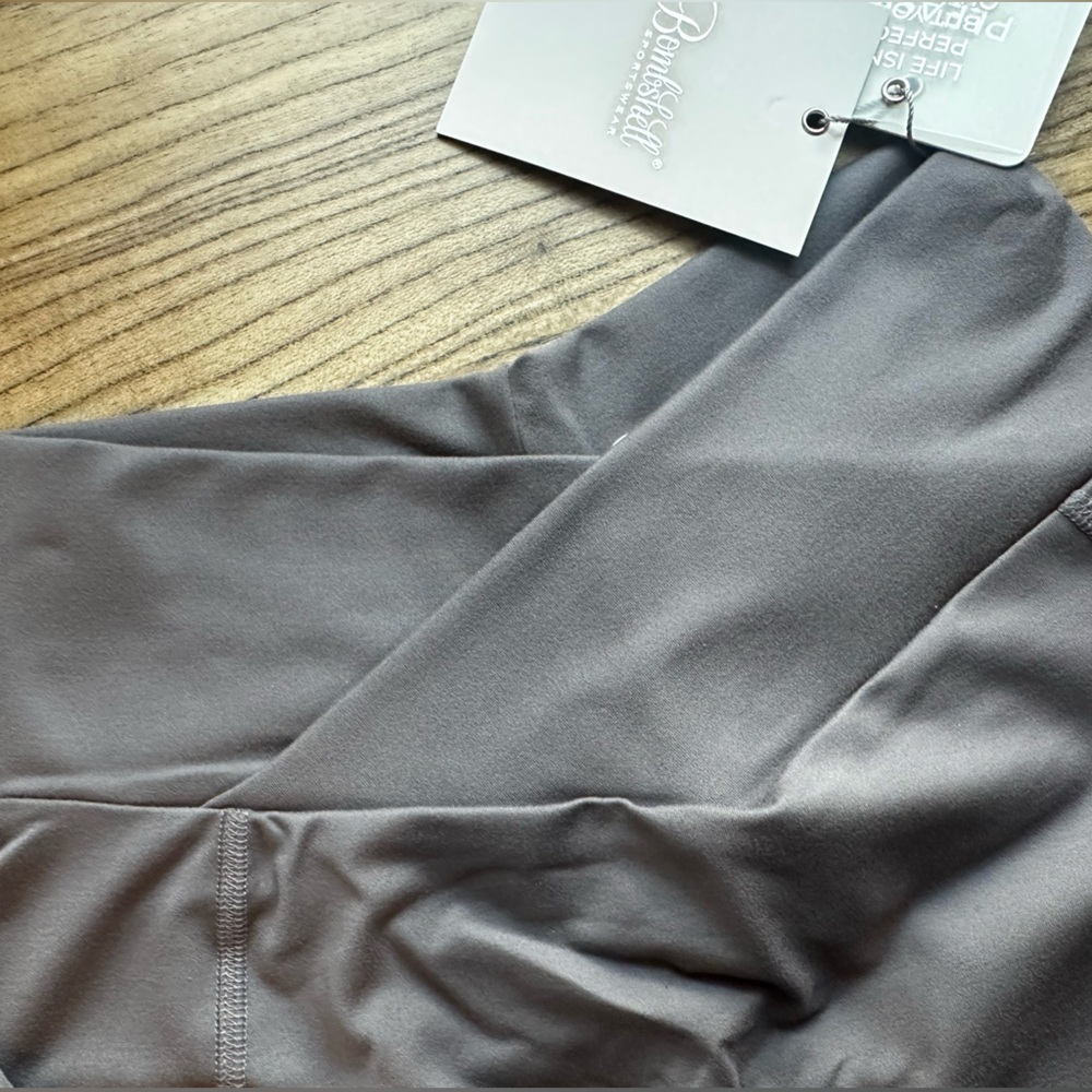 Bombshell Sportswear Brazilian Contour 7/8 Leggings - Picture 6 of 7